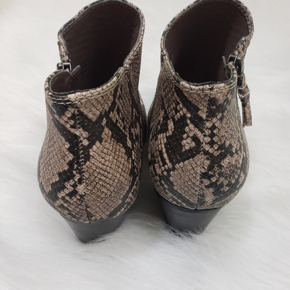 Baretraps New in box cacie snake print side zip booties woman's size 9.5 - Picture 6 of 9